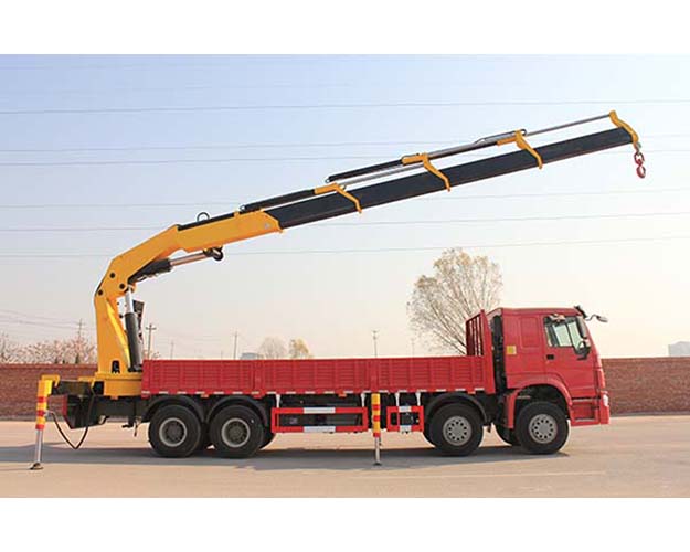 隨車(chē)起重動(dòng)輸車(chē)、隨車(chē)吊